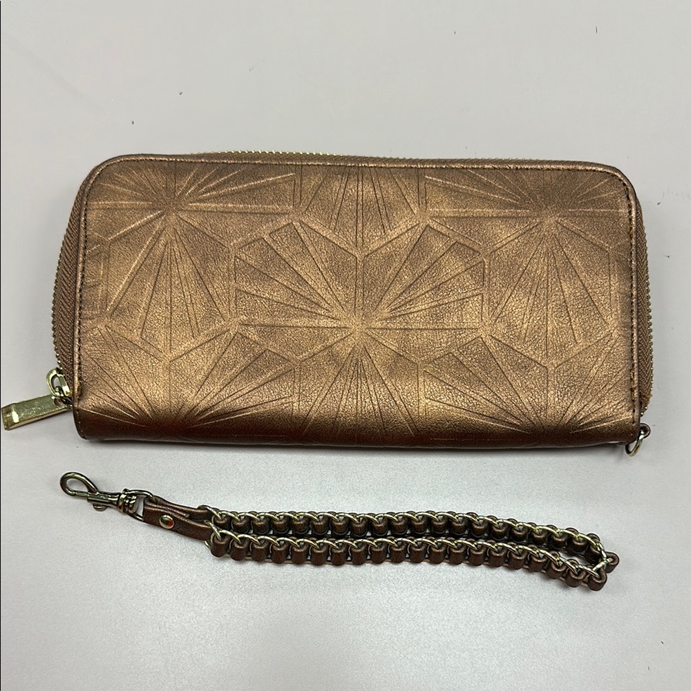 Geometric Patterned Gold Wallet With Chain - image 1
